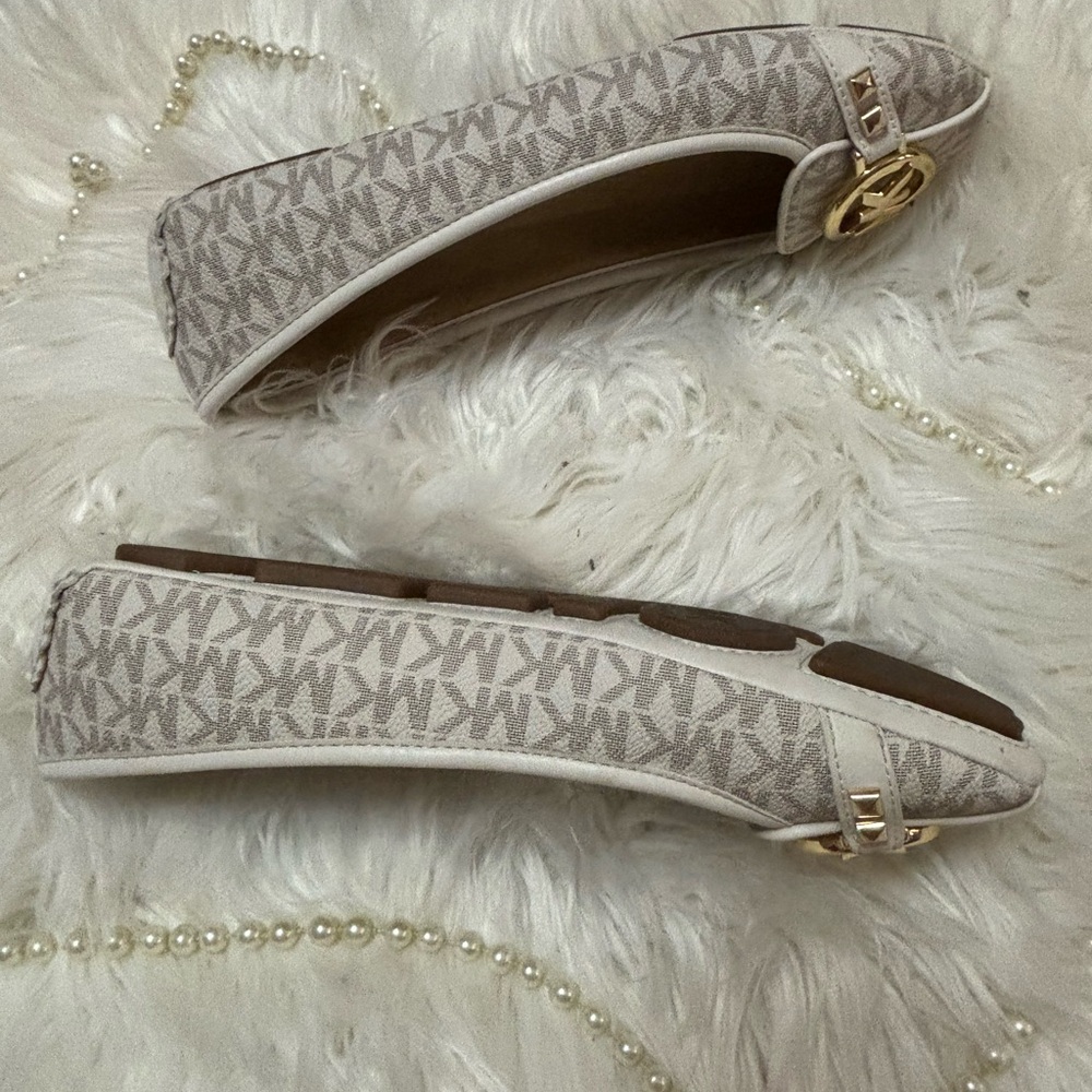 Michael Kors Monogram Cream and Gold Loafers - Picture 4 of 7